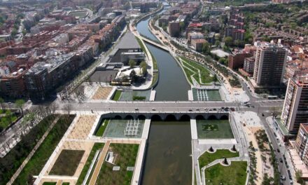 The river in Madrid gets an artificial beach