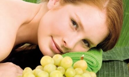Moisturizing mask of red grape for a Perfect Summer Skin