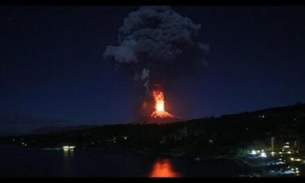 Massive evacutation after vulcano Villarrica wakes up!