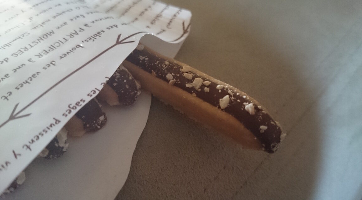Petites baguettes Delicious Butter cookie Chocolate biscuit Review