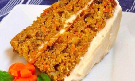 Homemade Gourmet Carrot Cake with hazelnuts and almond recipe